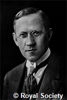 Lowry T M, IM002818.jpg