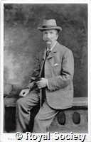 Cuningham DD, Im Maull 001018.jpg
